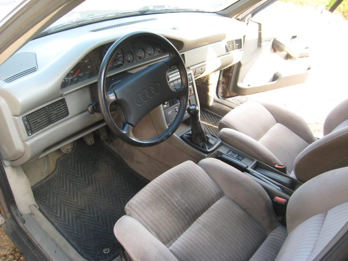 Audi 100 с3 салон