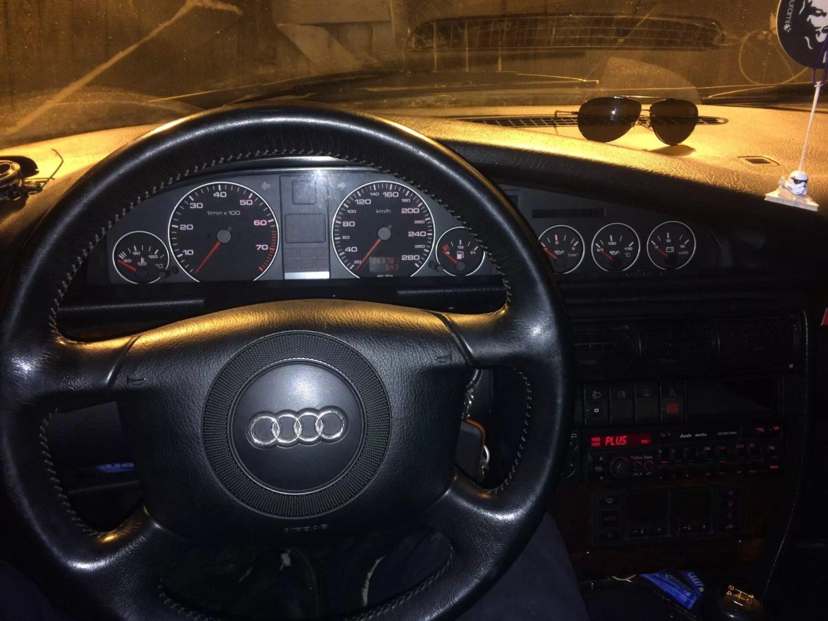 Ауди 100 салон