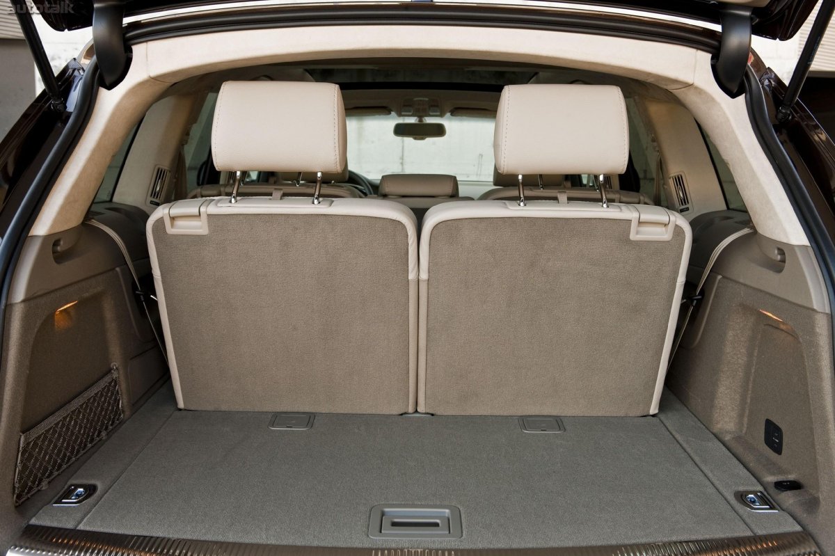 Audi q7 7 местный