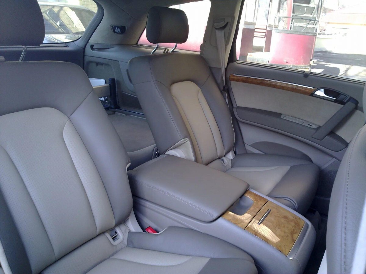 Ауди q7 задние сиденья