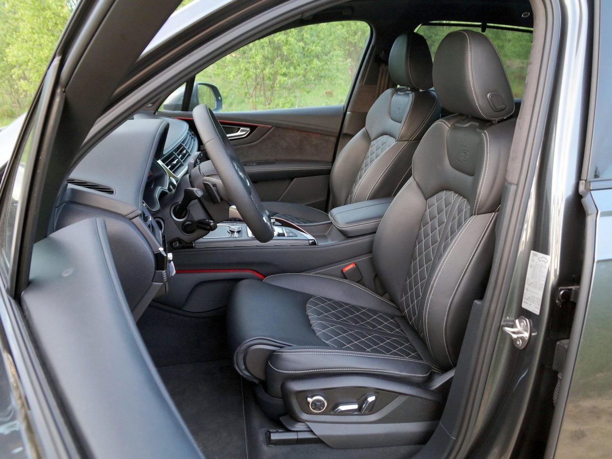 Audi q7 сиденья s line