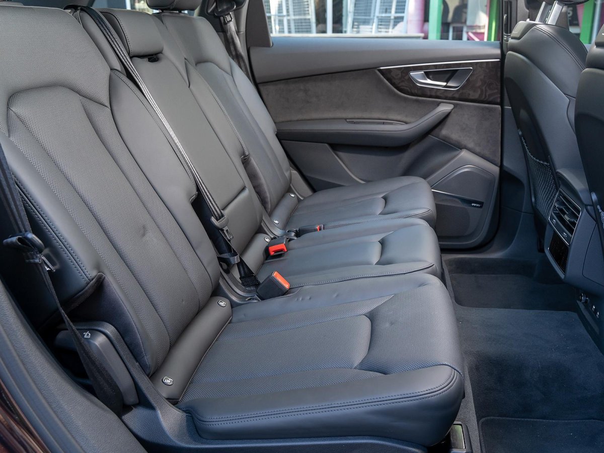 Audi q7 задний диван