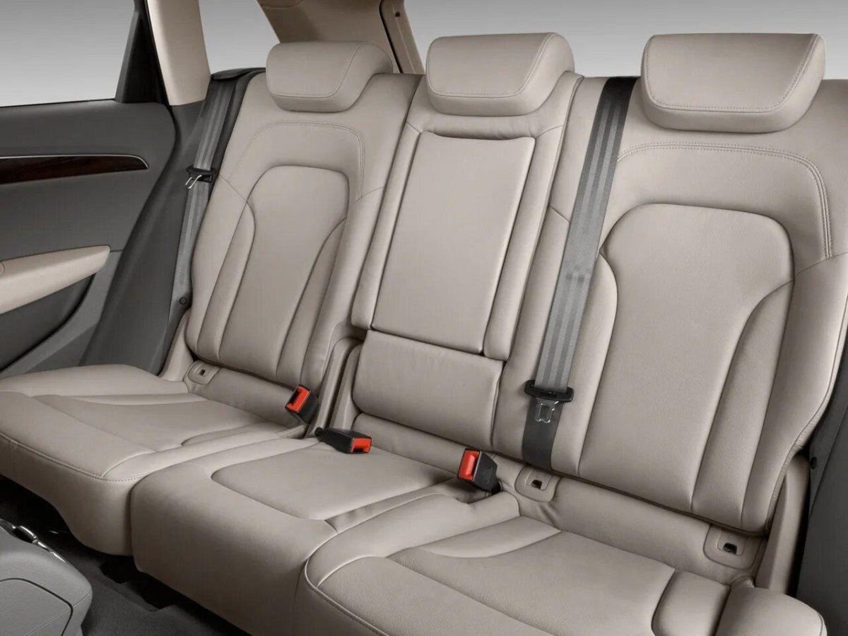 Audi q5 задний ряд