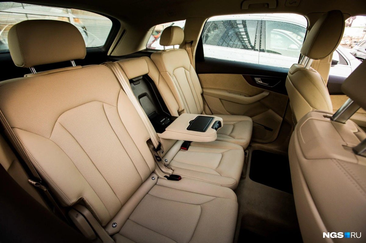 Audi q7 задний ряд сидений