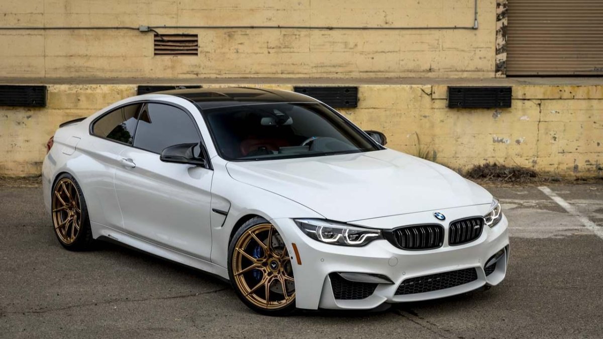 БМВ м4 белая