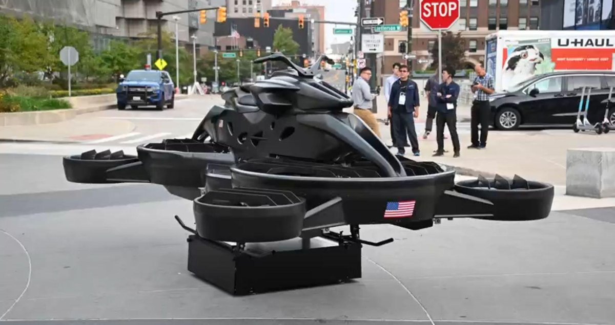 Первый летающий мотоцикл