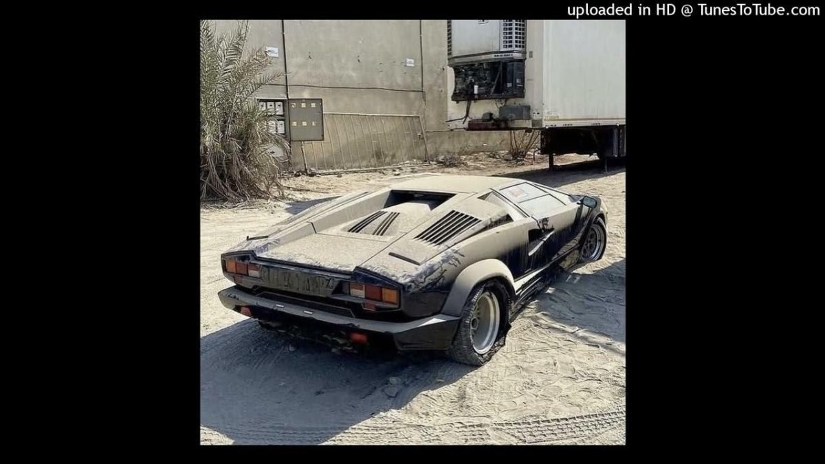 Ламборджини Countach 2023