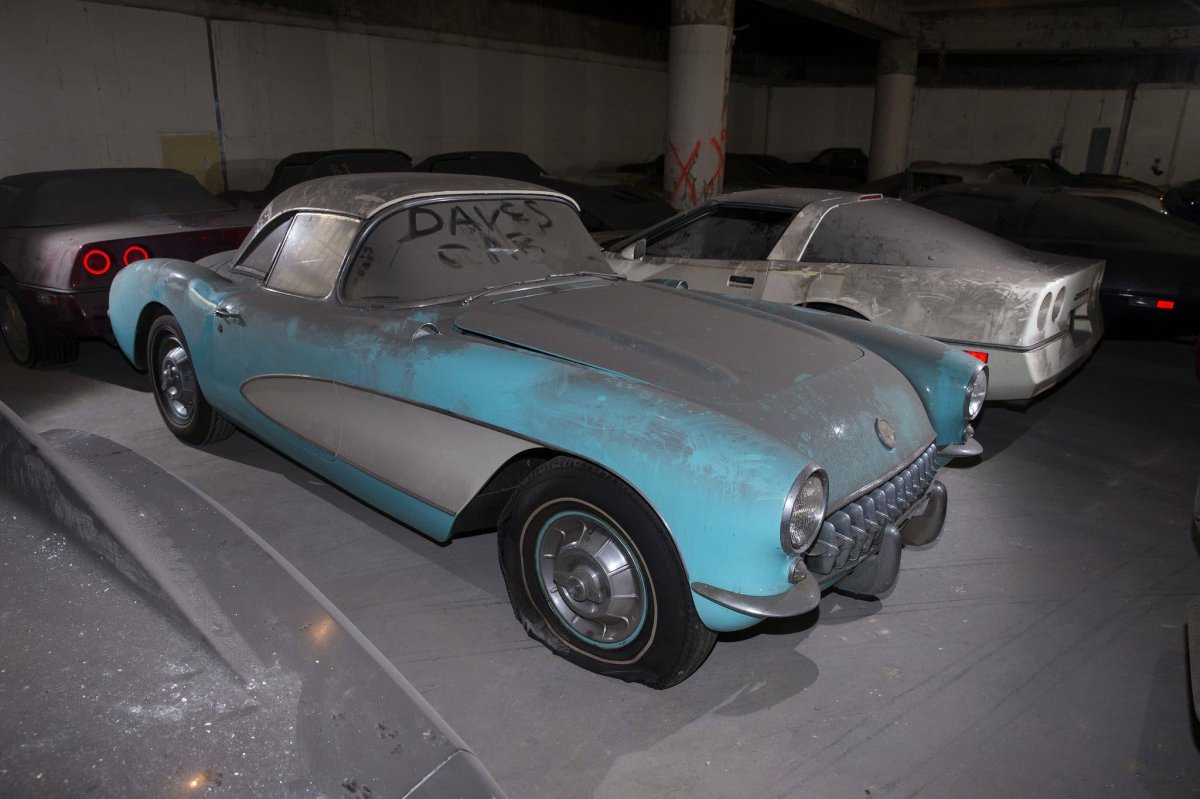 Chevrolet Corvette Garage