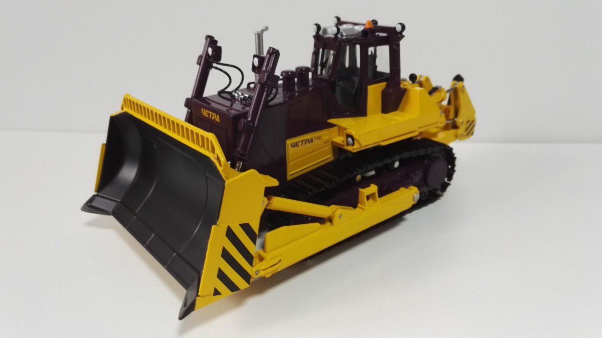 Фронтальный погрузчик ЧЕТРА ПК-12