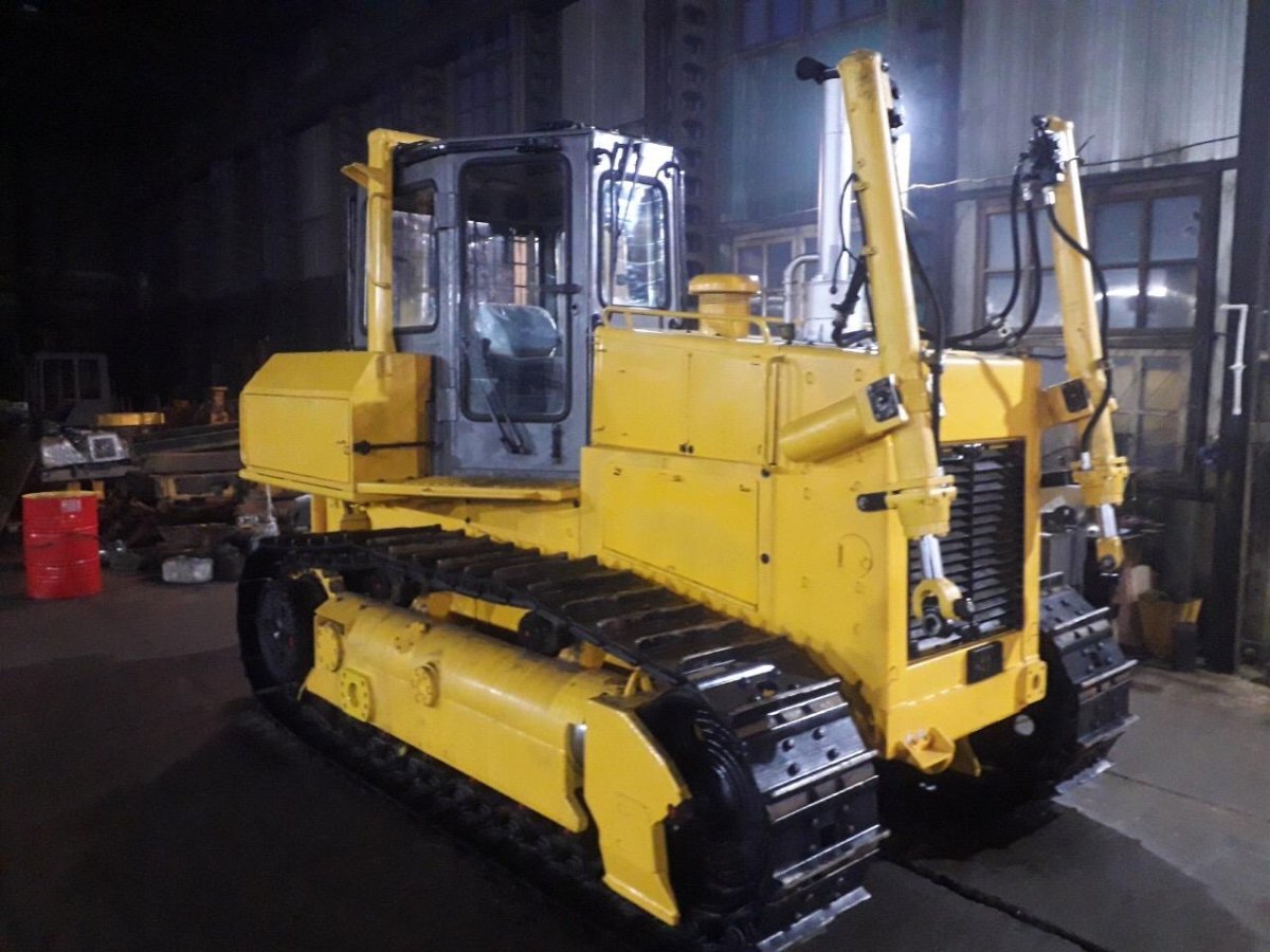 ЧЕТРА 11 бульдозер