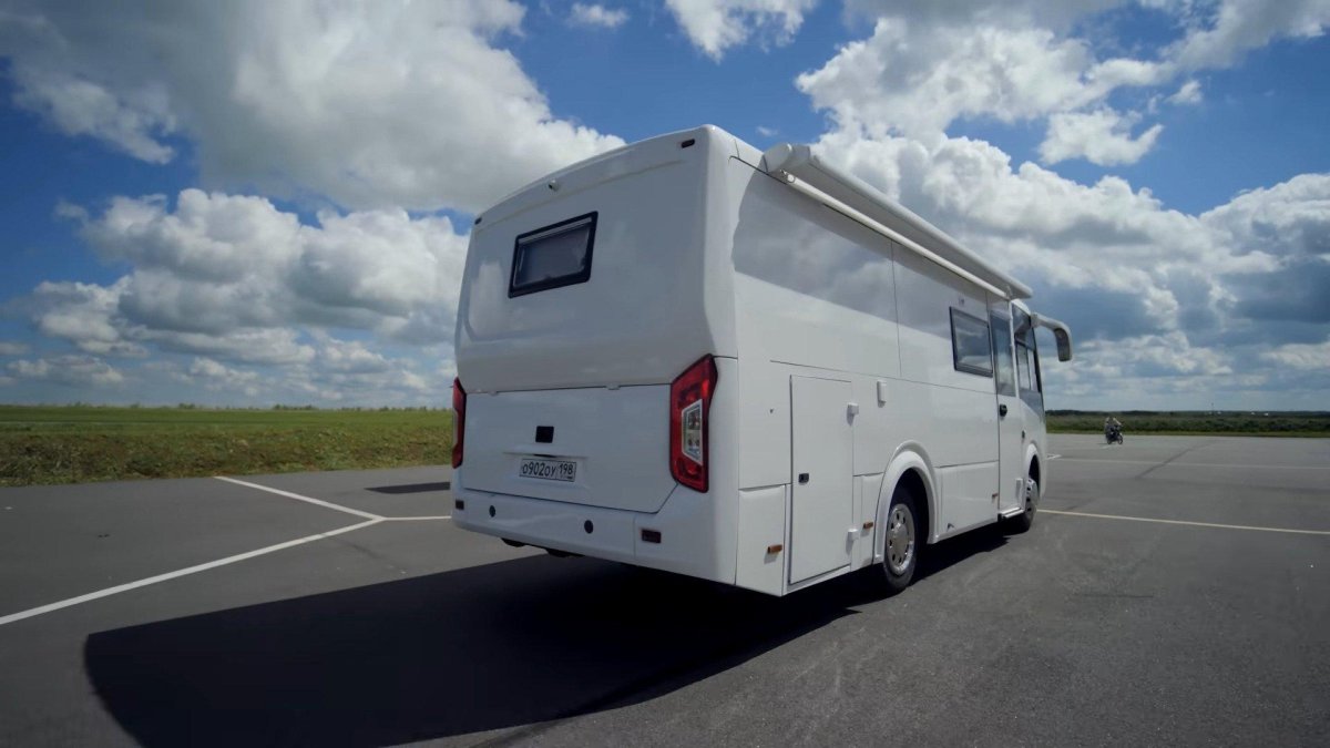 Дом на колёсах на базе автобуса