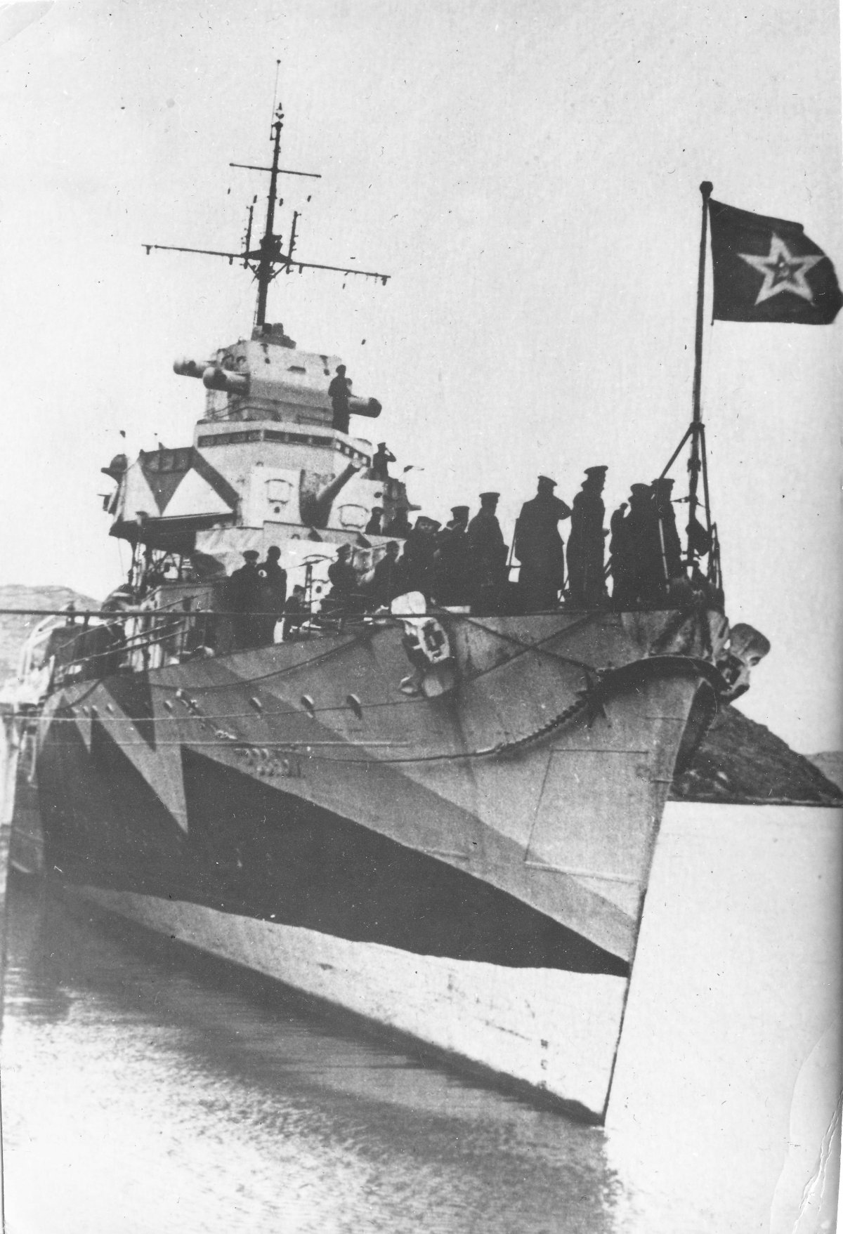 Эскадренный миноносец Грозный, 1942