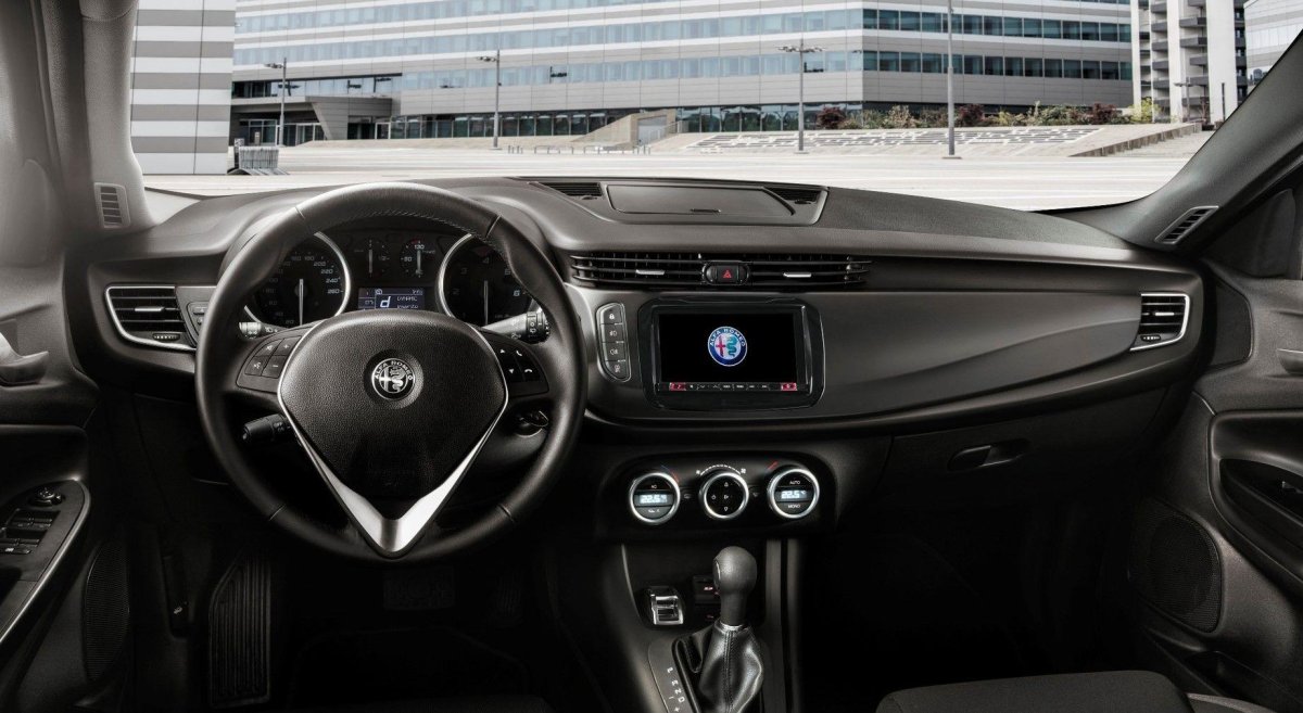 Alfa Romeo Giulietta 2020 салон
