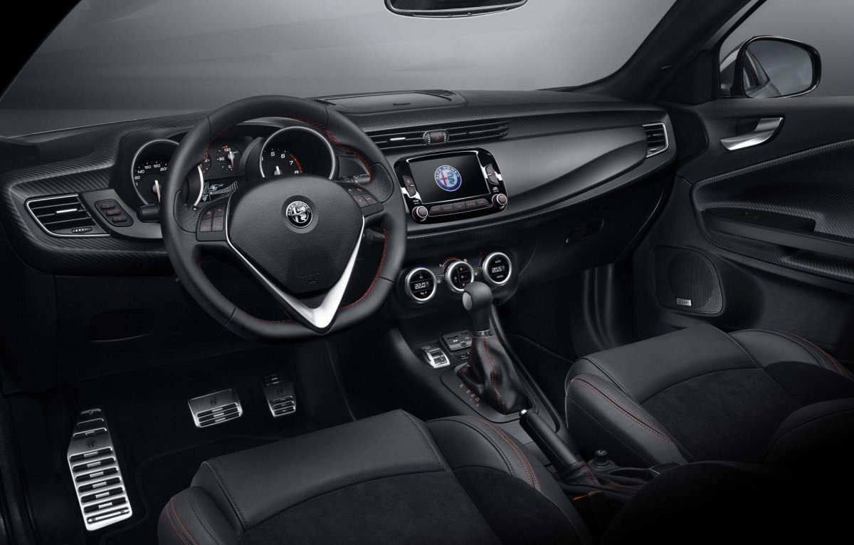 Alfa Romeo Giulietta 2021 салон