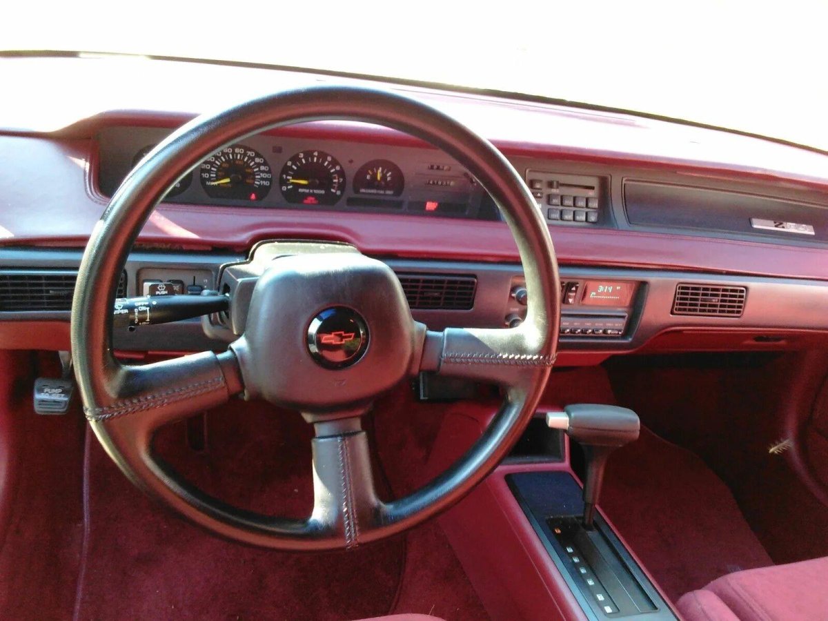 Chevrolet Lumina 1990 салон