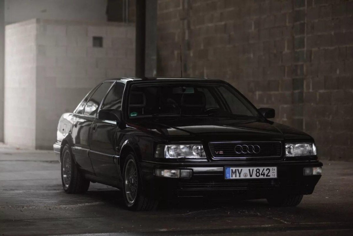 Audi 300 v8