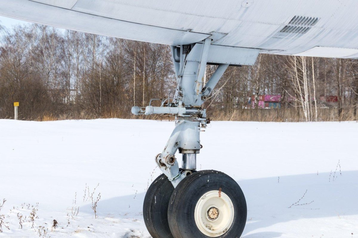 Ил-62 стойки шасси