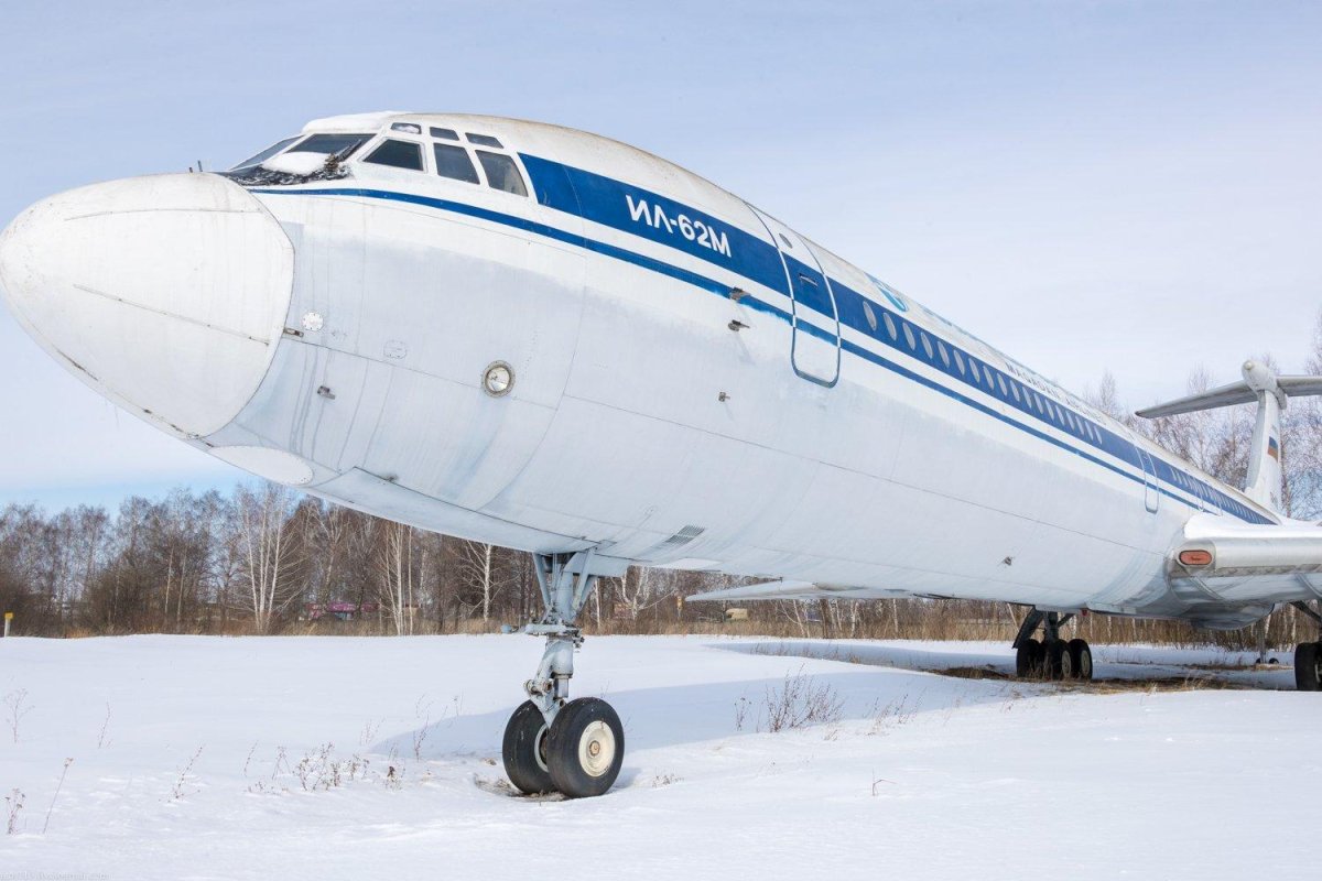 Задняя опора ил-62