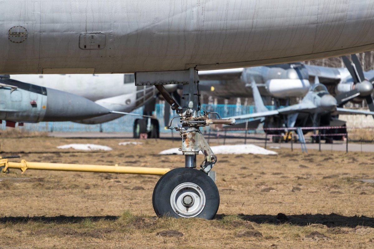 Шасси самолета ил 62