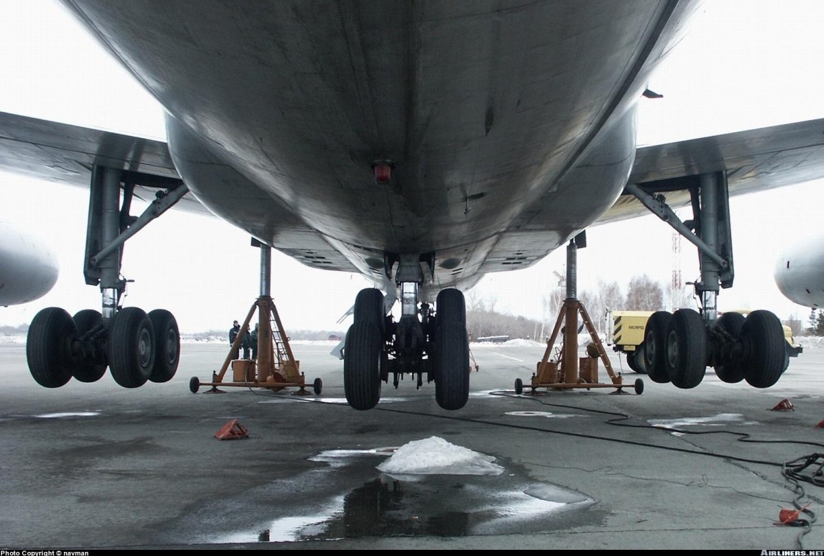 Ил 96 300 шасси