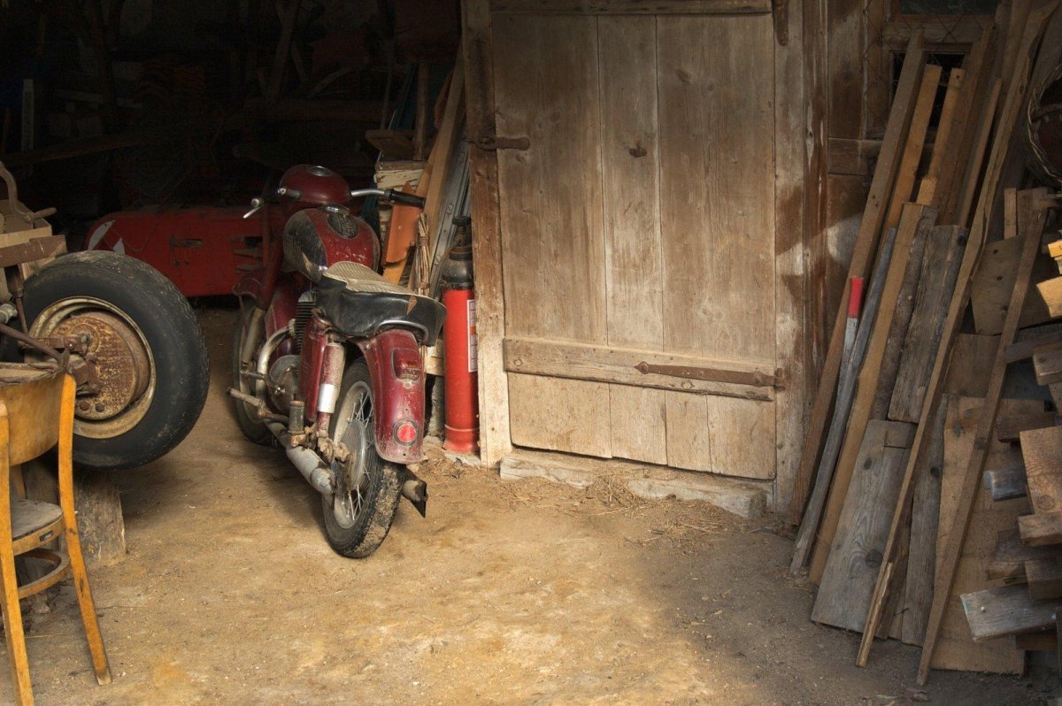 Сарай для мотоцикла