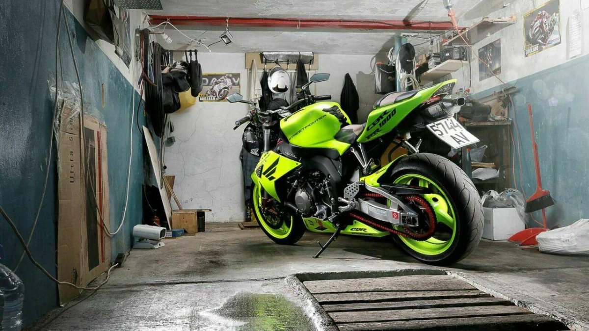 Гараж для мотоцикла