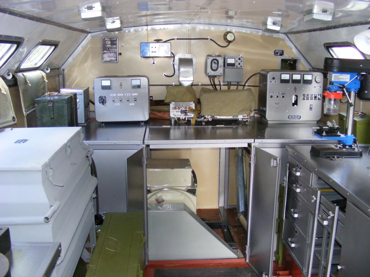 ЗИЛ 131 кунг внутри