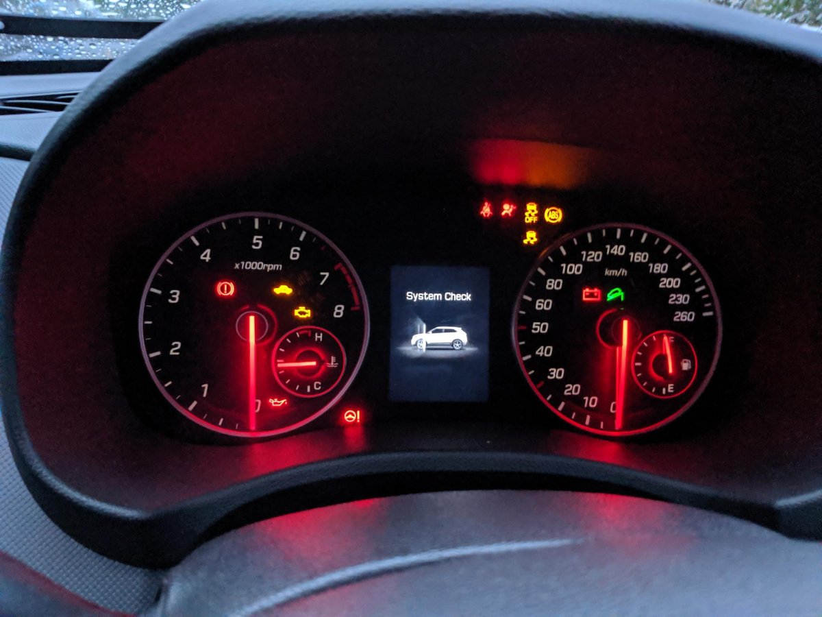 Панель приборов Крета 2