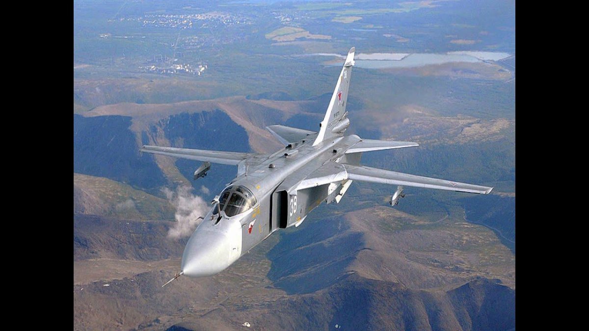 Су-24 бомбардировщик