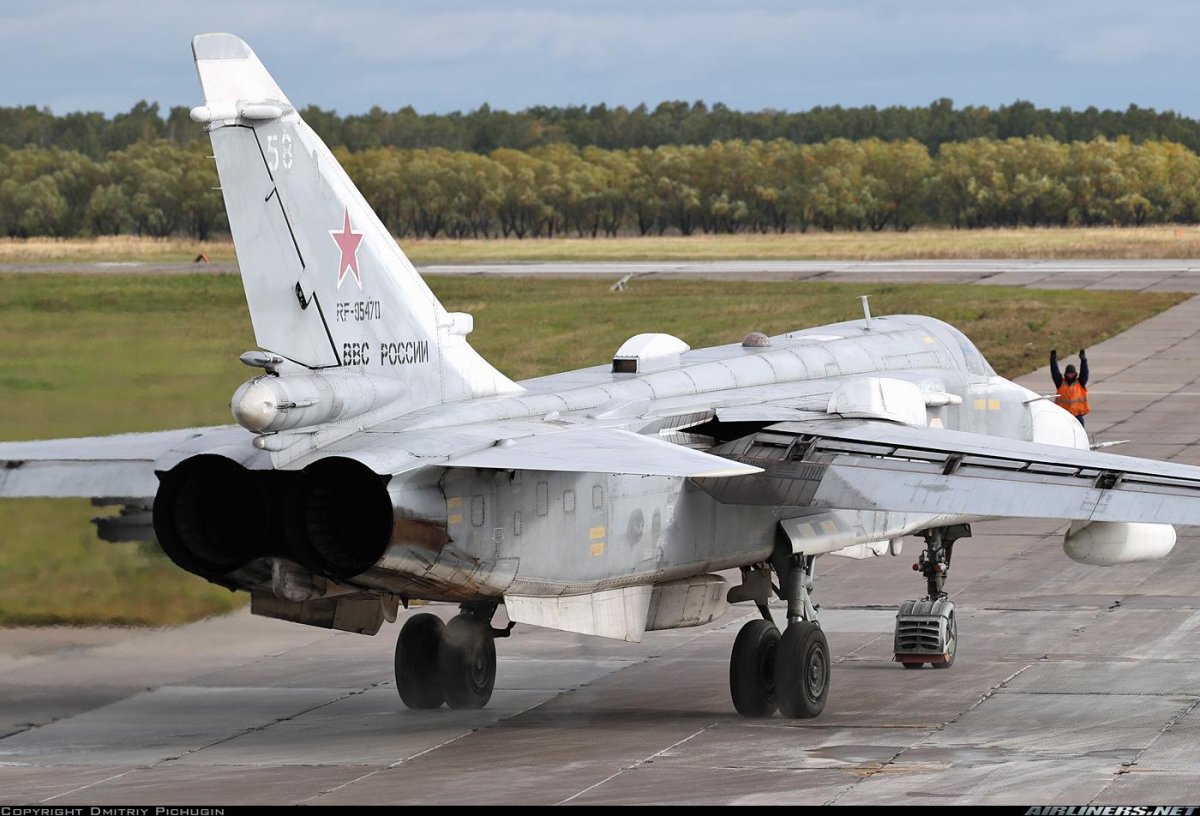 Су-24 истребитель-бомбардировщик