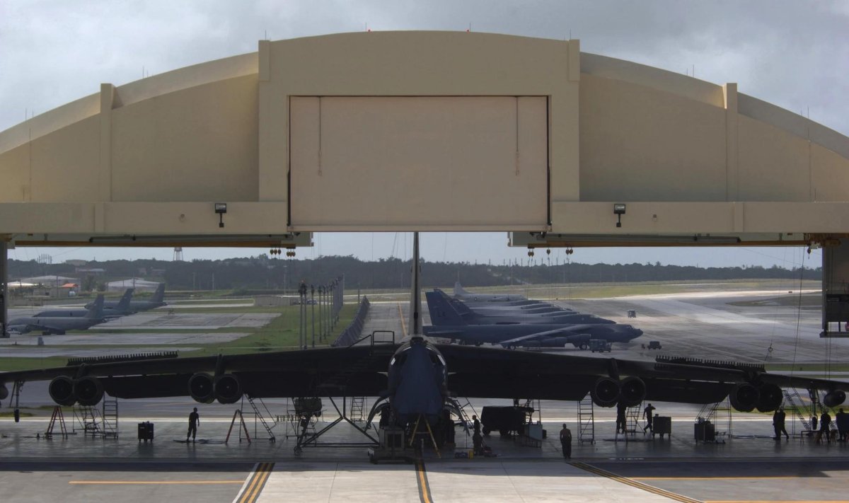 B52 Hangar