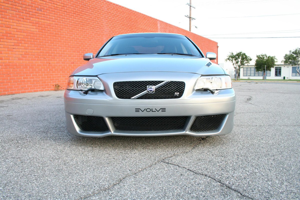 Volvo s60r бампер