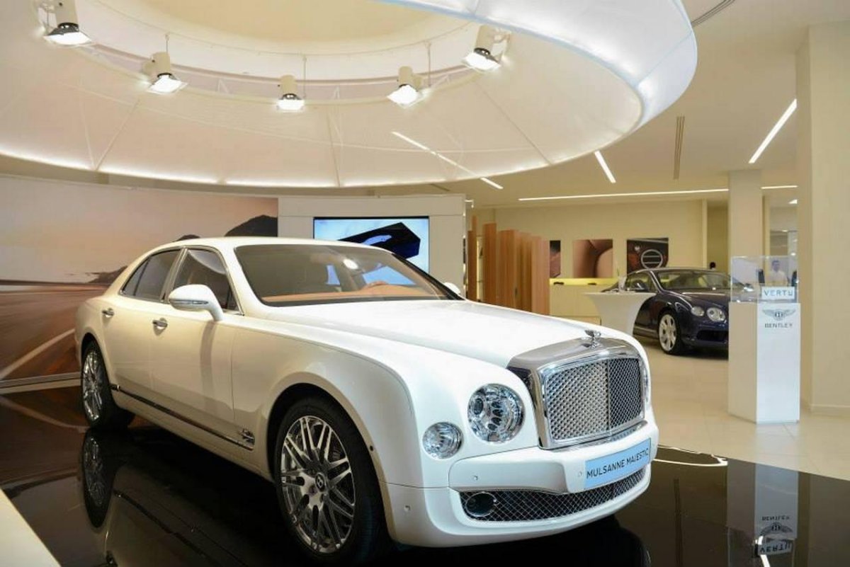 Bentley Mulsanne белая
