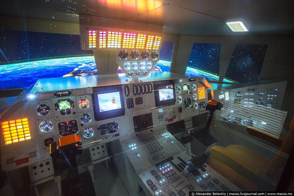 Спейс шаттл кабина