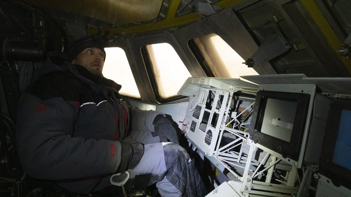 Космический челнок Буран кабина