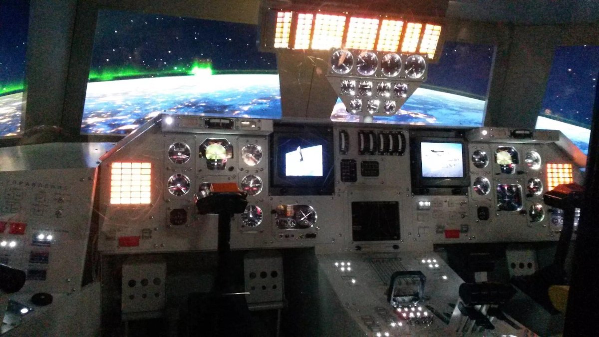 Кабина шаттла Буран