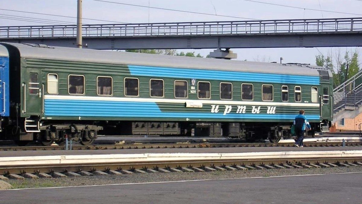 Фирменный поезд Иртыш