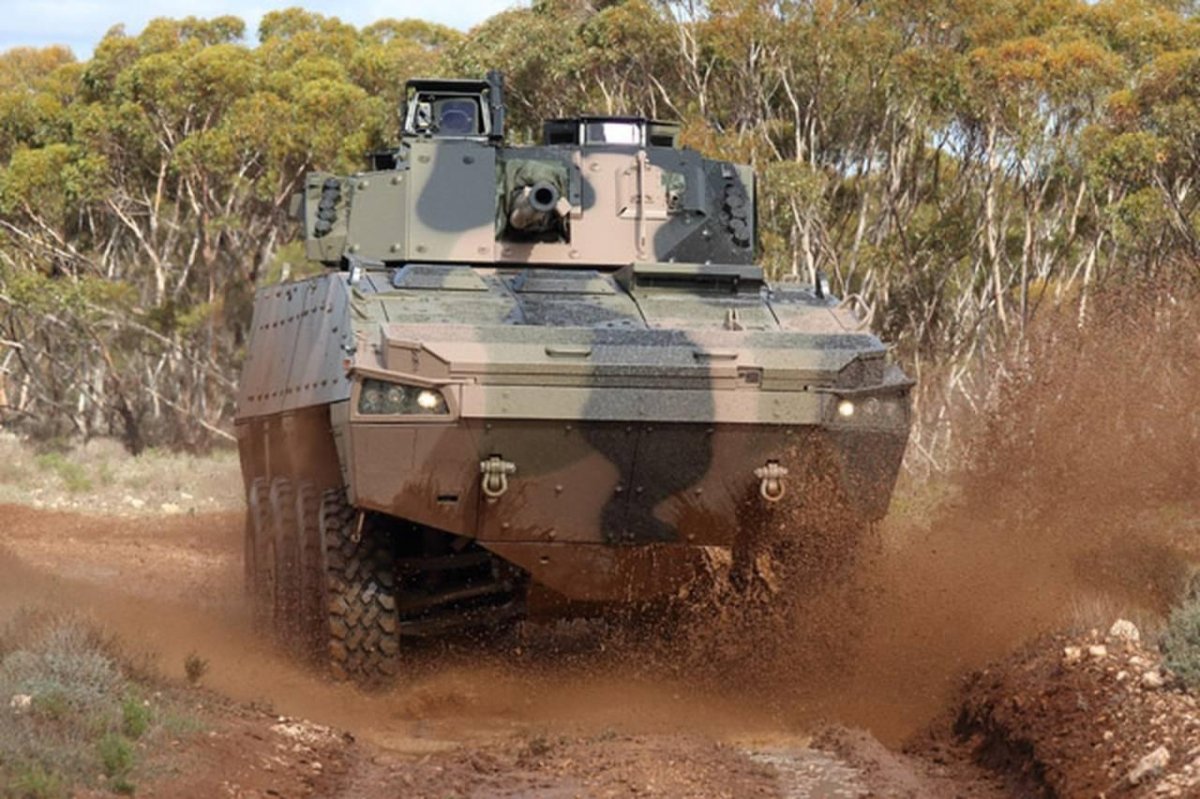 Patria AMV Land 400
