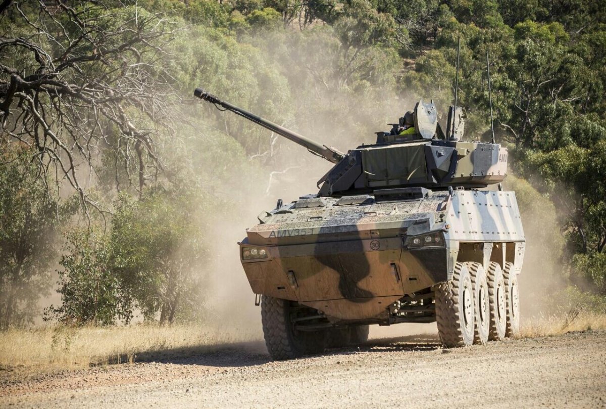 Patria AMV Land 400