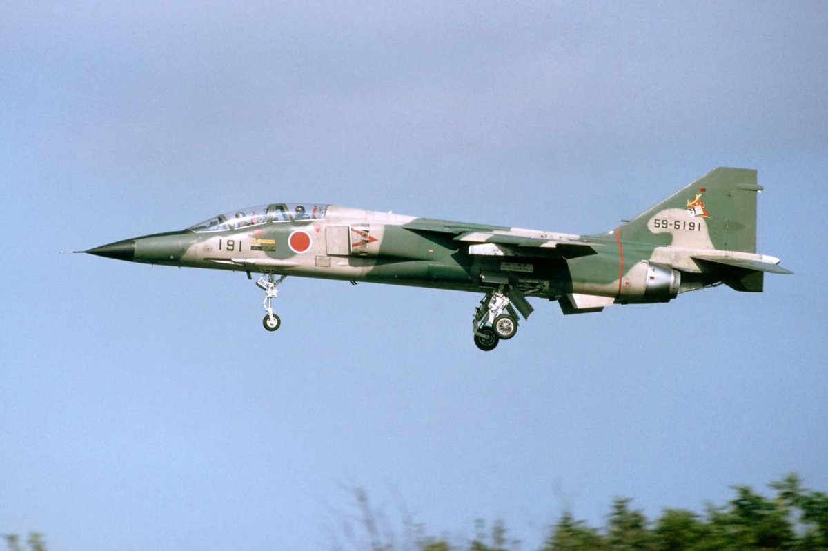 Mitsubishi f-1