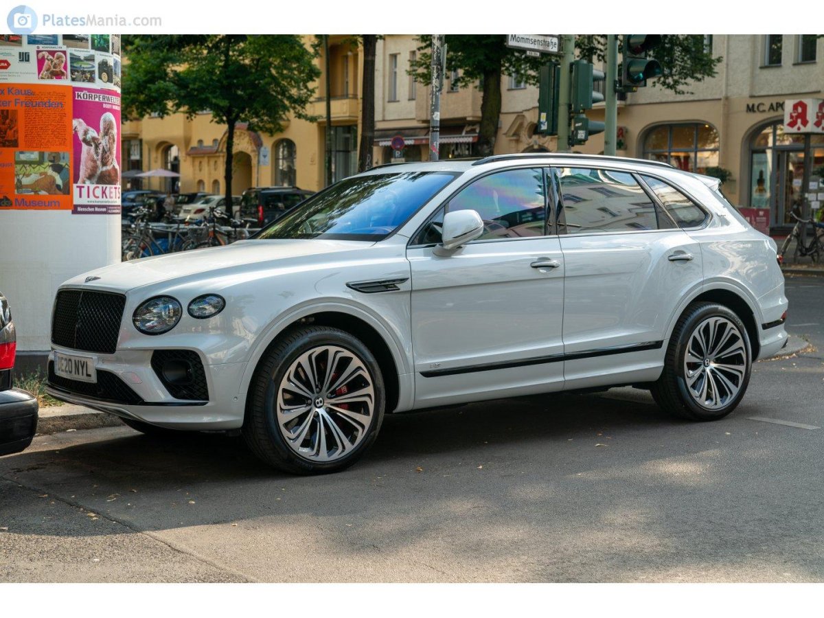 Бентли Бентайга v8