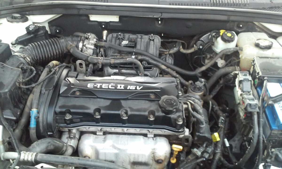 Подкапотка Шевроле Круз 1.6