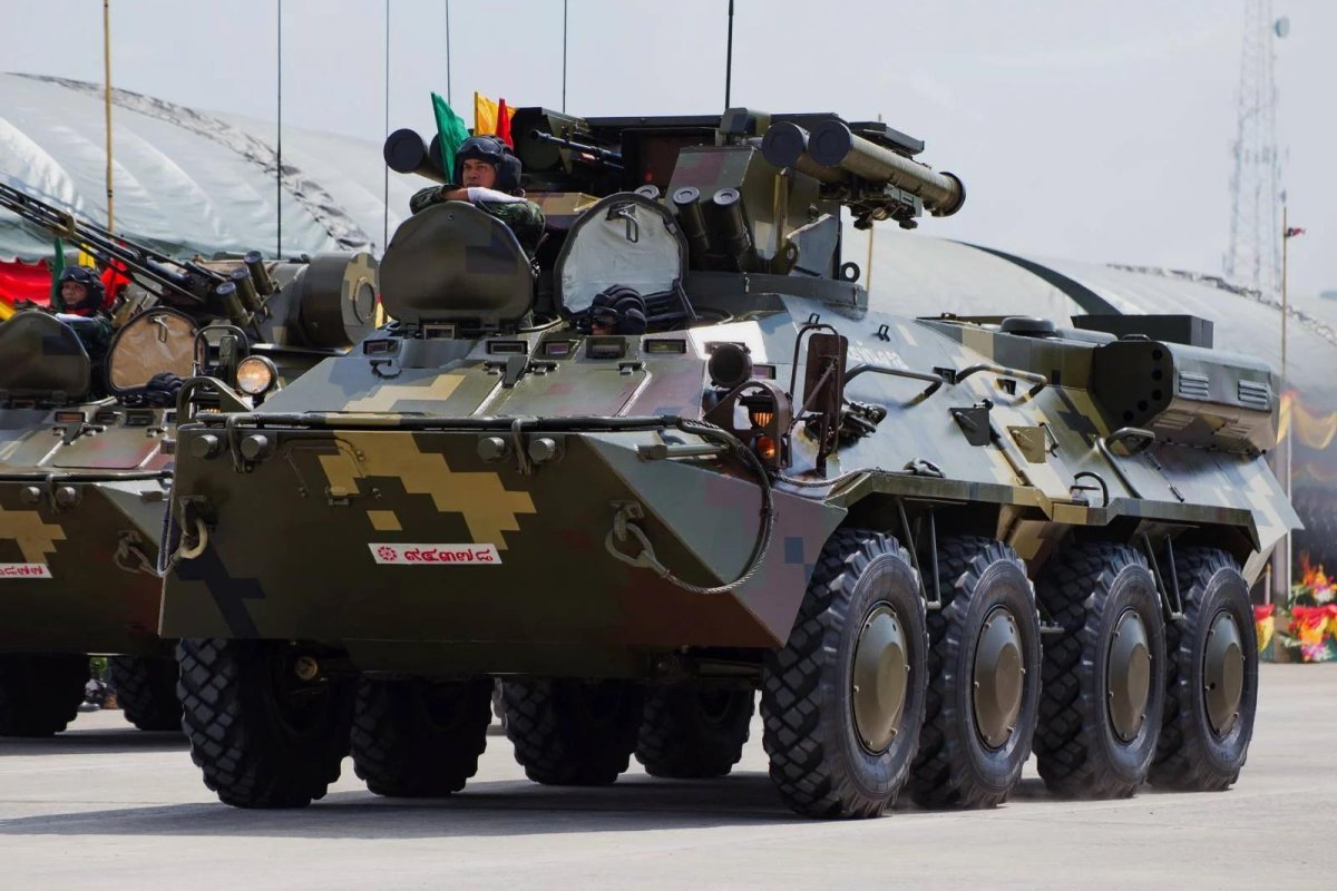 БТР 80 С ПТУР