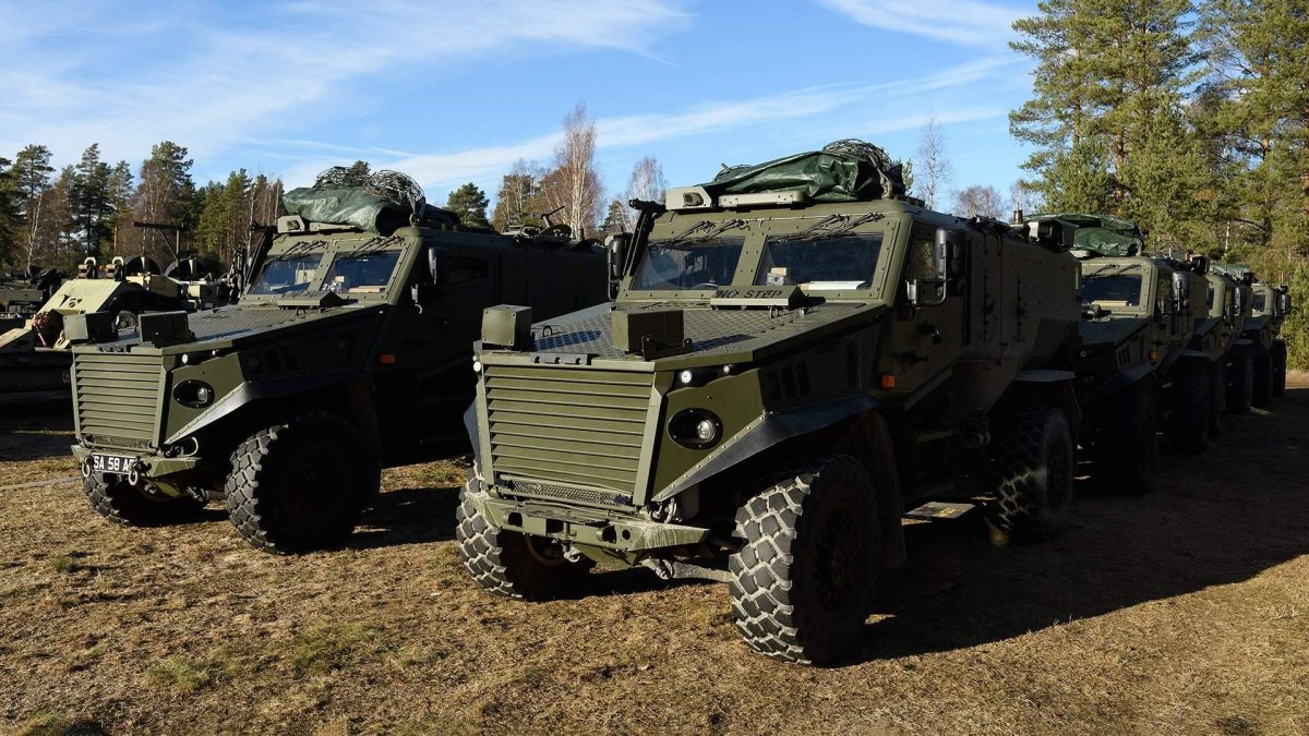 Броневики НАТО