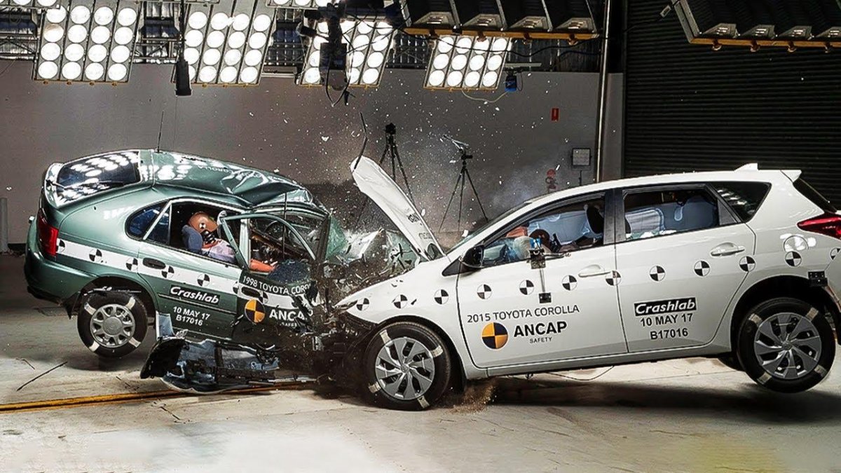 1998 Toyota crash Test