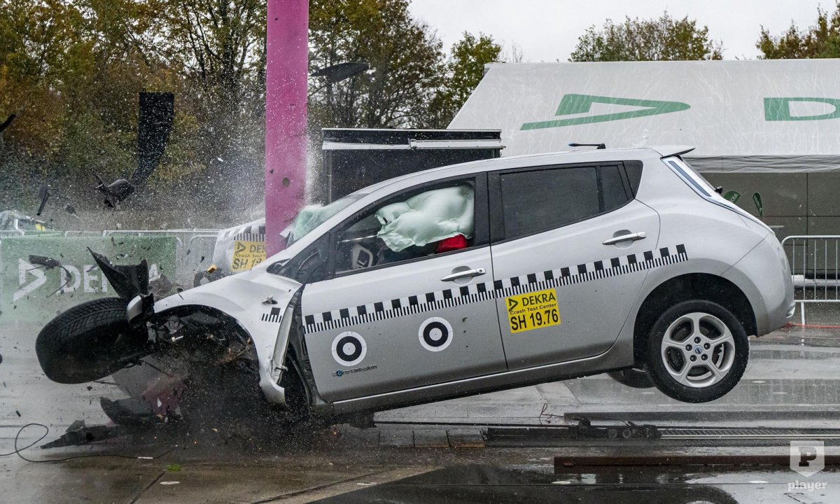 Краш тест Ниссан Leaf