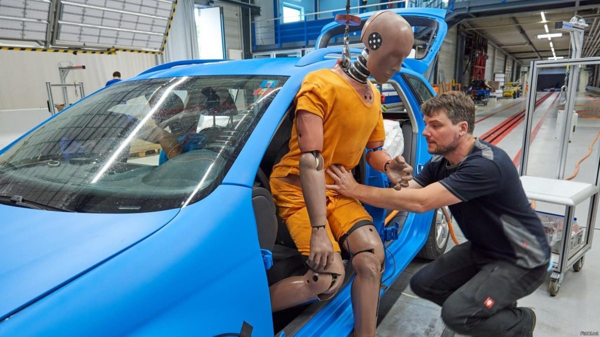 Манекен для испытаний автомобилей