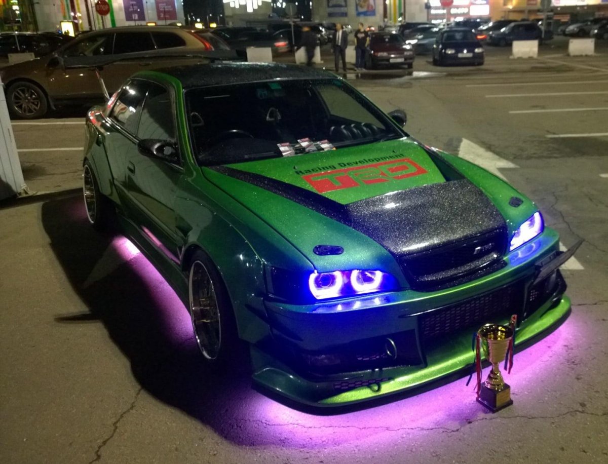 Тойота Чайзер 100 неон