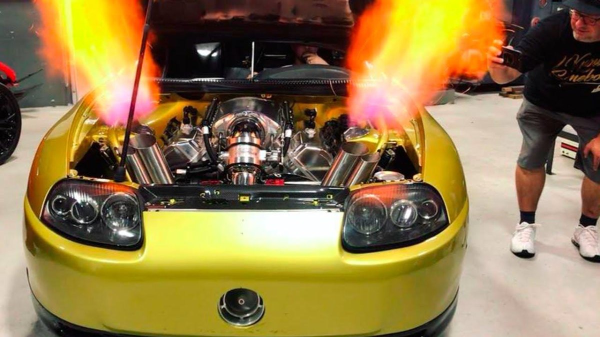 Тойота Супра 2000