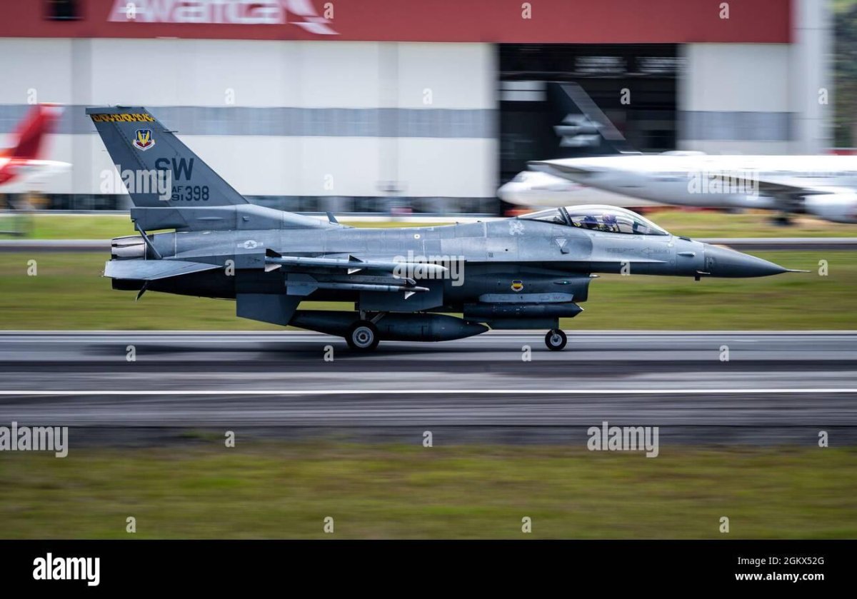 General Dynamics f-16 Fighting Falcon